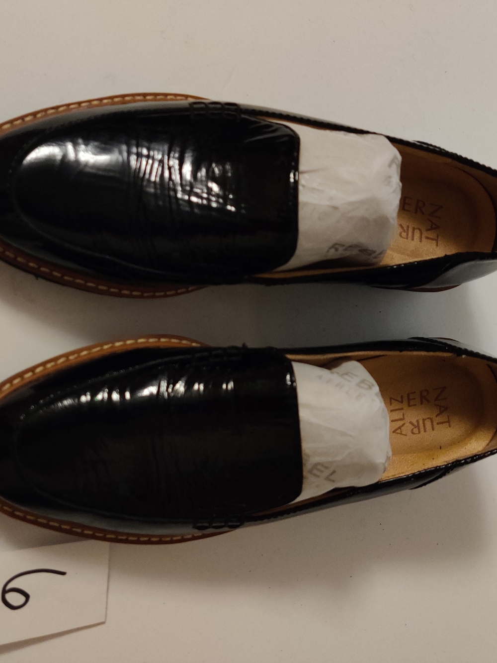Naturalizer Black Patent Leather Slip-On Loafers 7.5 - Picture 2 of 5